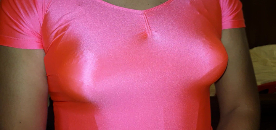 Sexy shinny clothes: Super Shinny Pink Top och Pointy Bröst, 90 -talet träningskläder