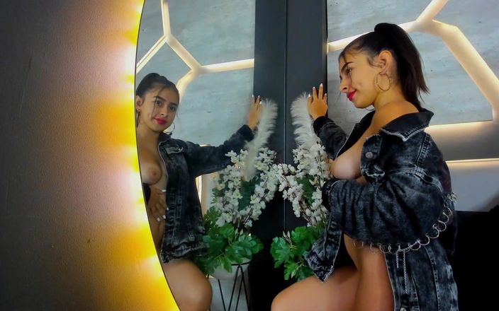 LiliBralee: Disfruta De Estas Tetas Mientras Estoy En Mi Trabajo