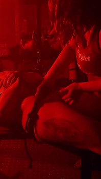 Eckobelle se fait contrôler orgasmiquement