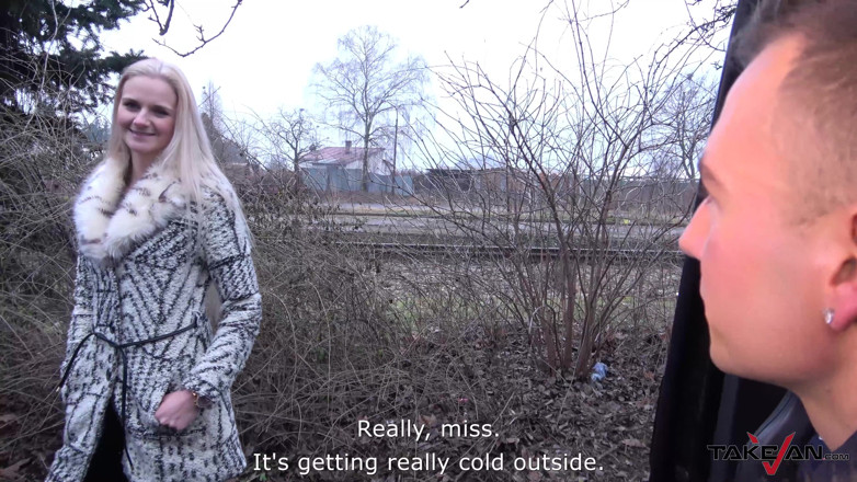 Take Van: Blondie zmeškala vlak a přijme pomoc cizince v dodávce, kde...