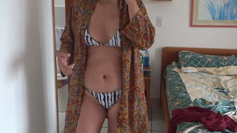 Ardientes69: Tôi thích khoe hàng trên bãi biển trong bộ bikini...