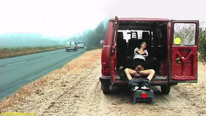 Goldwin pass: Un couple allemand fou baise dans la rue