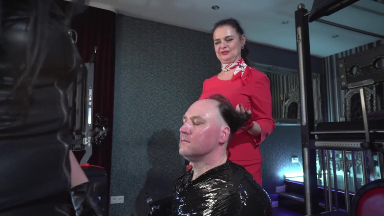 Lady Luciana Di Domizio: Face slapping and spitting slave