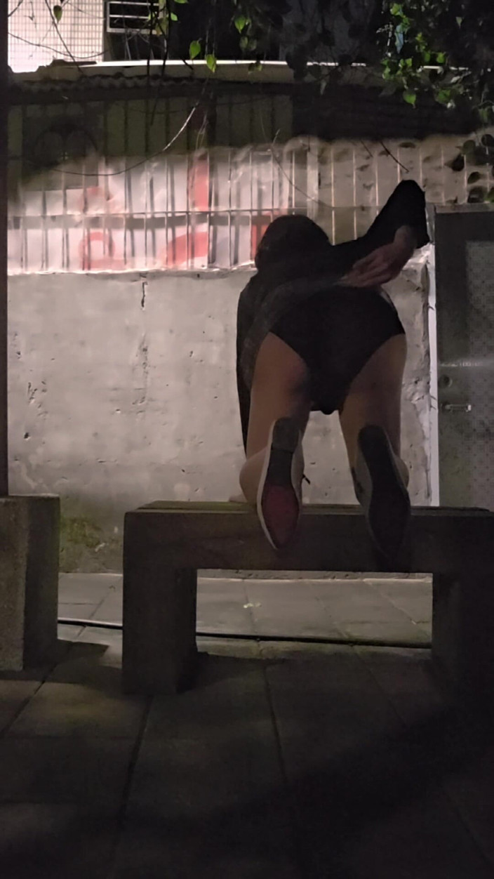 Taiwancdgirl: 翘起我的屁股等你来。