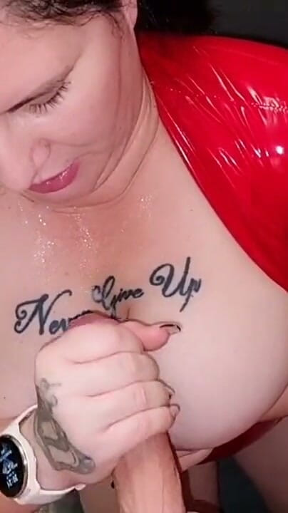 LadyLenaXXX: Bästa avsugningen av latex MILF / Bröst Cumshot xxl