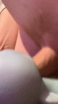 장난감과 사정을 존나게 따먹는 십대 Twink