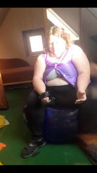 Kittelfetisch Tammara Im Engen Kittel