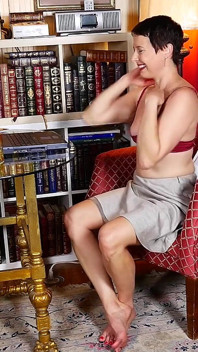 Naughty Mature Kali Karinena Likes to Play with Her Feet & Pussy on Camera