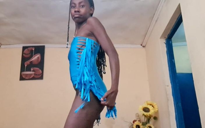 Solo Austria: Сексуальна пизда танцює збуджена темношкіра Перл Кейша