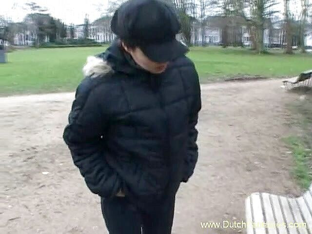 Dutch Fantasies: Linda nena monta la polla de un extraño en el...