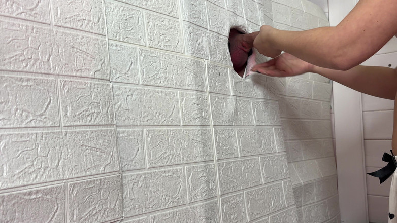 misss_vikki: Gloryhole: Dia meleleh seolah-olah dia telah menunggunya