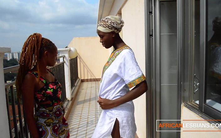 African Lesbians: Дві чорношкірі африканські лесбіянки експериментують з анальними пробками!