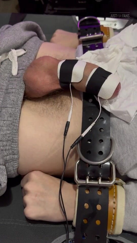 Inmate Cody and SubEdgeX: Subedgex lijdt met E-stim en klinkend