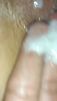 我自己的订阅者射在我的阴户里。