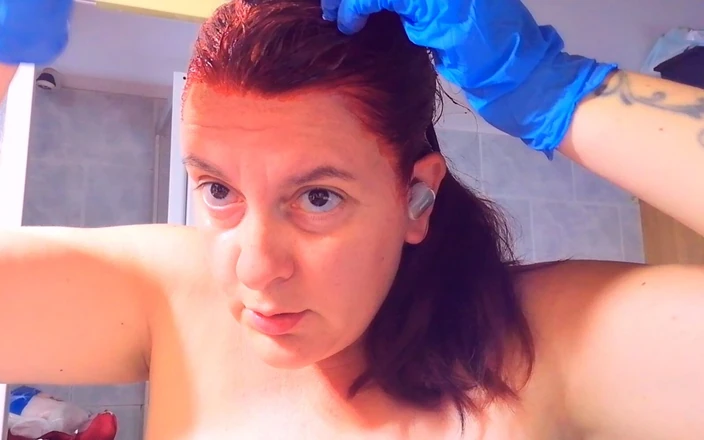 Nicoletta Embassi: Red Hair Dye Super Fetish Latex Gloves