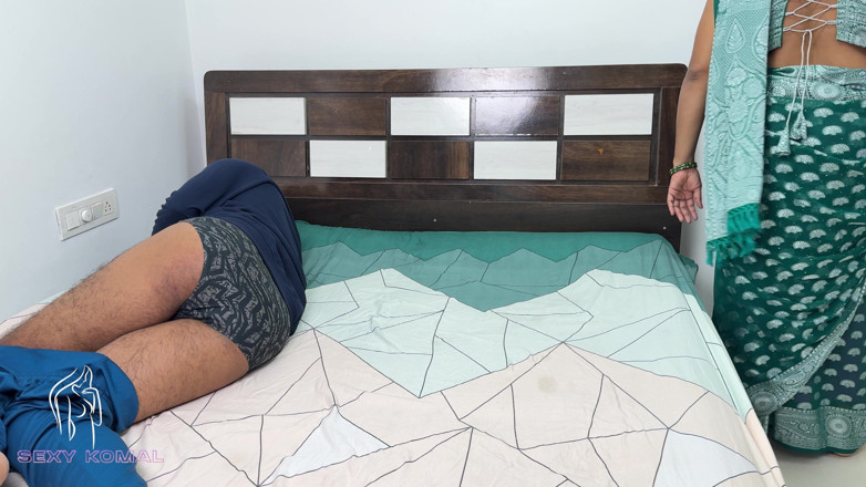 Sexy Komal: Komal si addormentò con B.Ed., ma suo marito era molto...