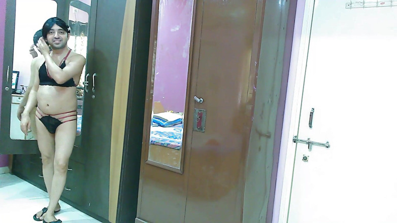 Cute & Nude Crossdresser: Banci panas crossdresser femboy Sweet Lollipop dalam pakaian dalam merah...