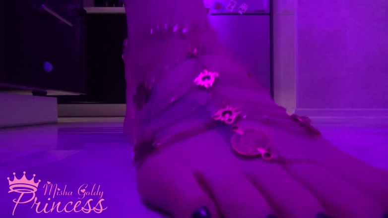 Goddess Misha Goldy: Adorare fascinantă a picioarelor