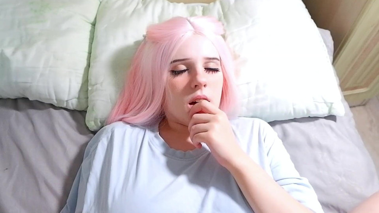 BubbleGum: Sex anal real cu pregătirea curului cu degetul