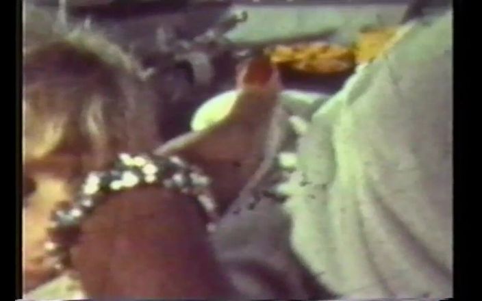 Vintage megastore: Scoop surat kabar, vanessa del rio kepergok ngentot! (Film lengkap)
