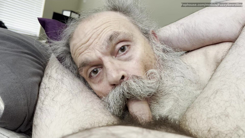 FuzzyBeardBoy: Moustache Daddy Sucking Cock
