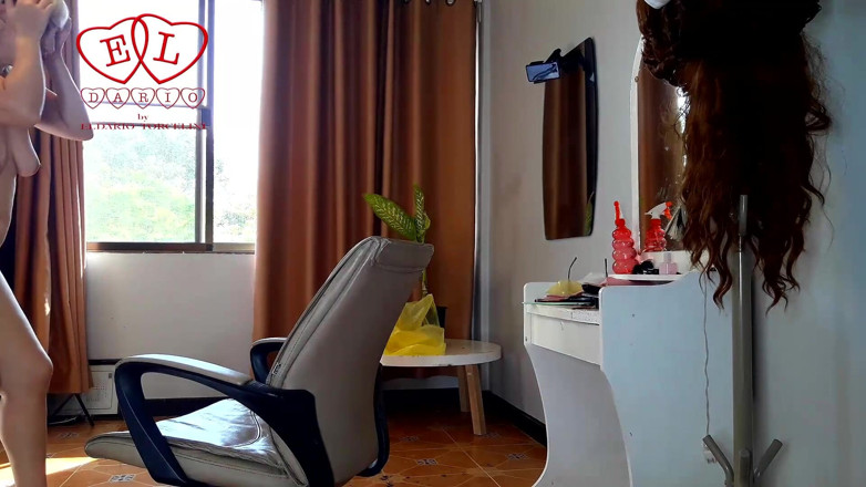 Strange stepfamily: Prank! Barber woman undressing at her nudist barbershop. The client...