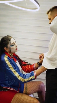 Nymphomanin harley Quinn wird geil und fickt batman