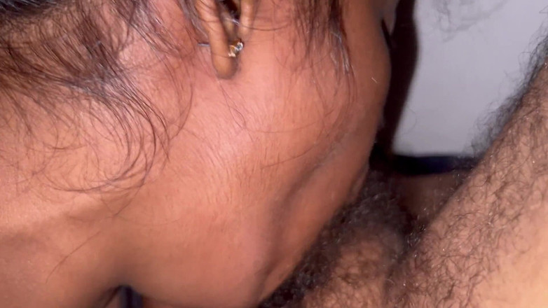 Immfuck: Indická teenagerka kouří hluboko do krku