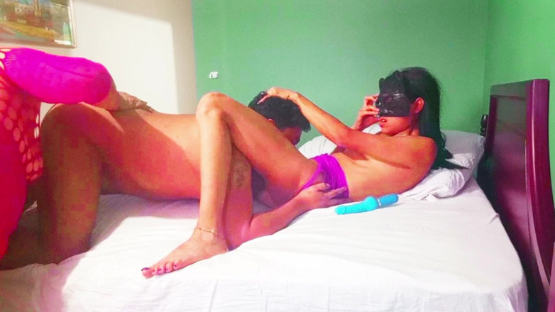 Milfta boohot: Trio-trio met slanke dei-stiefzus en 70-jarige stiefmoeder hoer