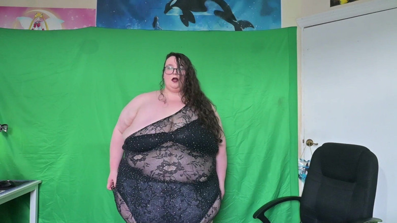 SSBBWLadyBrads: Je me déshabille