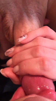Le meilleur bonjour ! Il a réveillé sa bite avec une pipe mouillée et du sperme dans la bouche - POV féminin