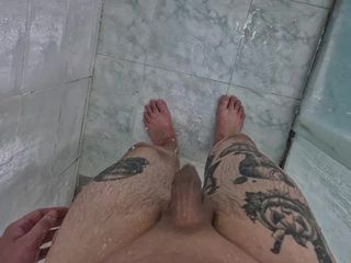 Lkdick8: Pau pequeno toma banho