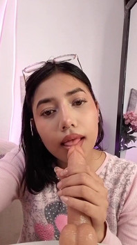 Je Te Suce Le Pénis Et Je Suis Une Latina Qui Adore Avoir Du Lait Laissé Dans Sa Bouche