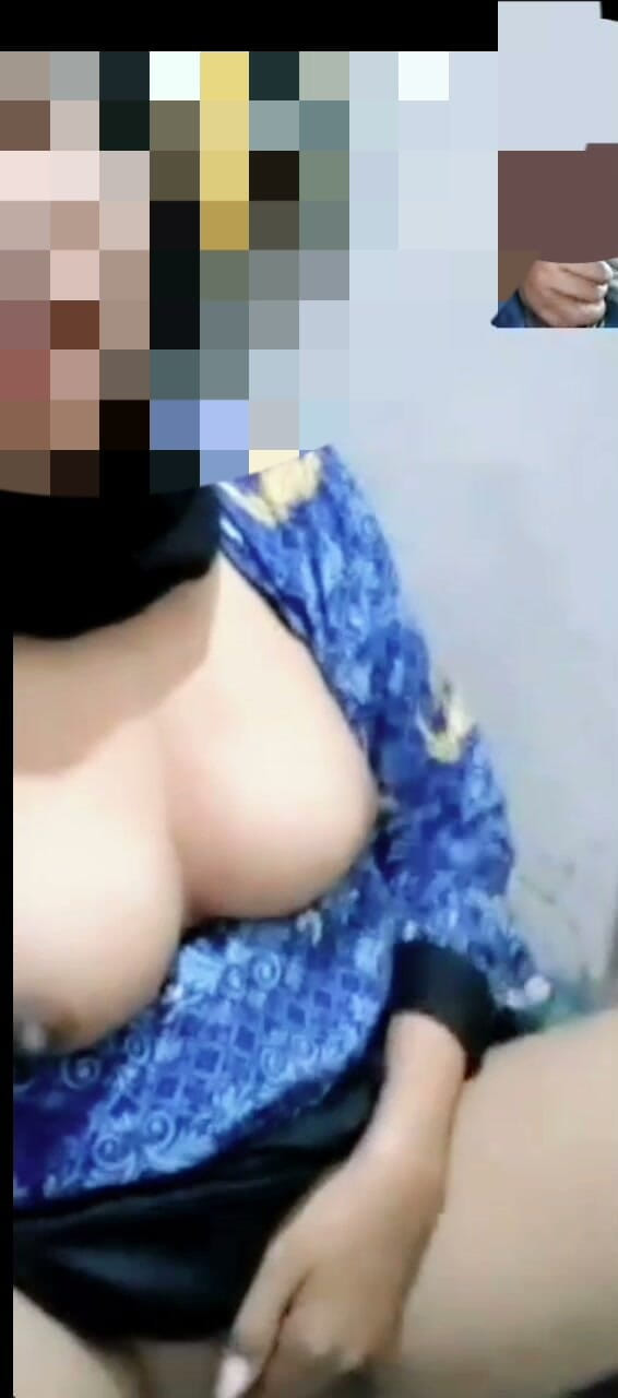 Astriana88: Hana Teacher rozmawia przez wideo, aż woda wytryskuje z niej...