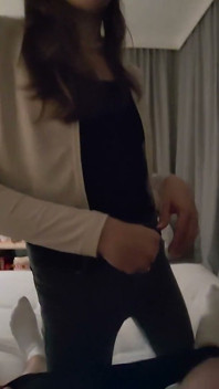 POV-teen Tinyemmade in Einem Hotelzimmer, Muschi Geleckt Und Mit Bukkake Gefickt