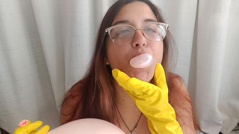 Bunny Looner: Latex Gloves Bubblegum and Balloon Blowing - Bunny Looner