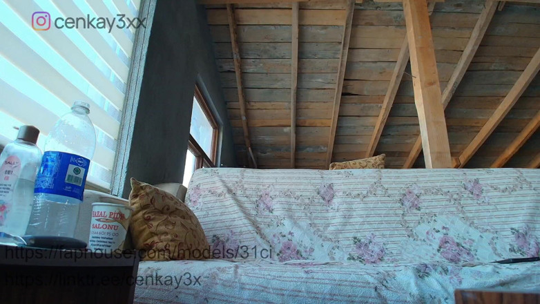 CenkAy: Tatăl tău vitreg ejaculează din nou pe fluxul live
