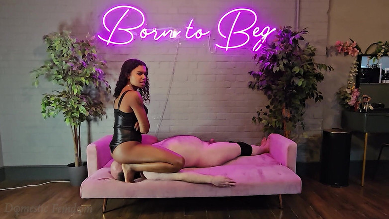 Domestic femdom: Wie Lange Kannst Du Unter Meinem Perfekten Arsch Durchhalten?