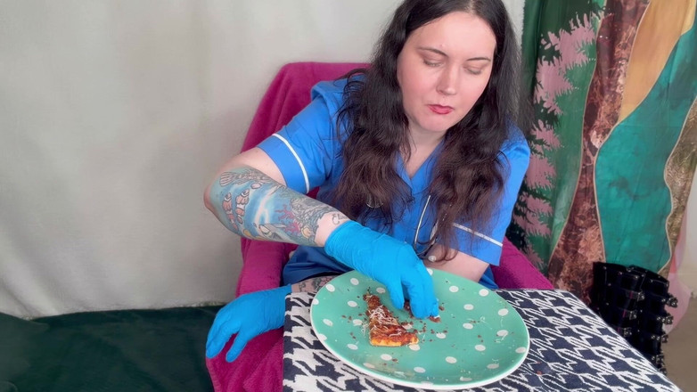 MissFFW: Медсестра ffw їсть після довгого дня