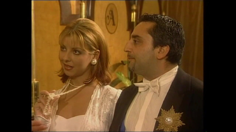 MMV films - The Original: All'ambasciatore piace guardare sua moglie che viene scopata dai suoi...