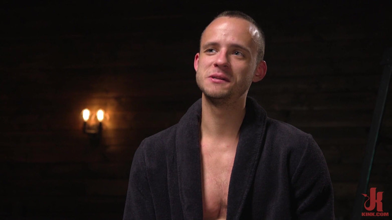 Kink Men Classics: Nate Grimes Hung Haras soumet à la fosse la chaise la...