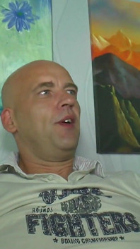 Amateur-dreier um enge geile muschis zu spreizen - 3