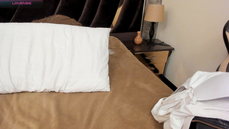 Lady_lure: 나는 젊은 음경을 찾는 성숙한 사람이야