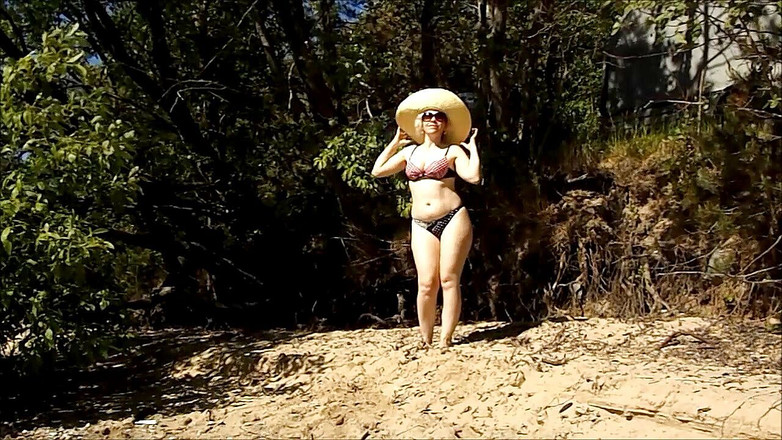 RedRoseRus: Provocante in spiaggia