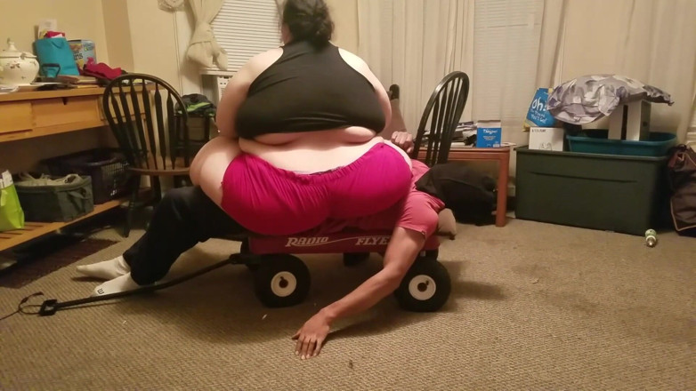 Full Weight Productions: Queen Nora ke saath Wagon maza
