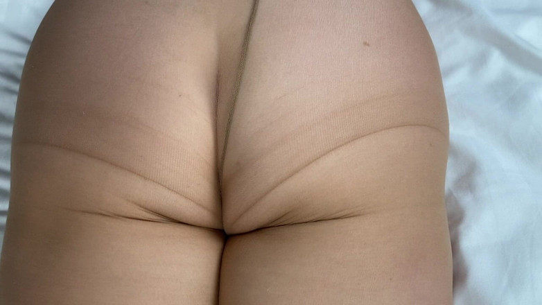 Mr MF: Mrs Mature Feet Wearing Her Old Tan Pantyhose