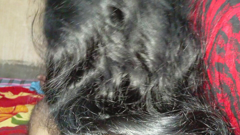 Bd fuking: Istri india lagi asik nyepong kontol