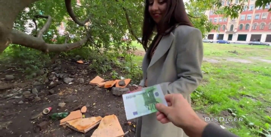 Dis Diger: Я дала деньги проститутке и трахнул ее без презерватива и спермы на ее лице