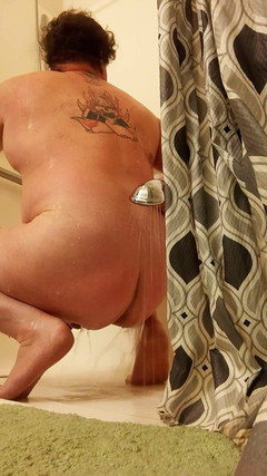 JG Risk: Sprchování mého tlustého, bílého zadku