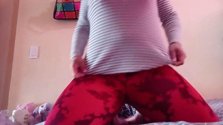 Perlasofia: When Pearl Fingers Herself She Gets Very Creamy